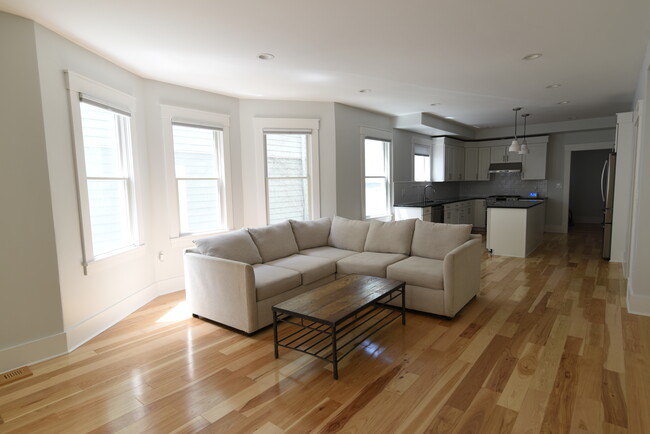 90 Bartlett St, Unit 1