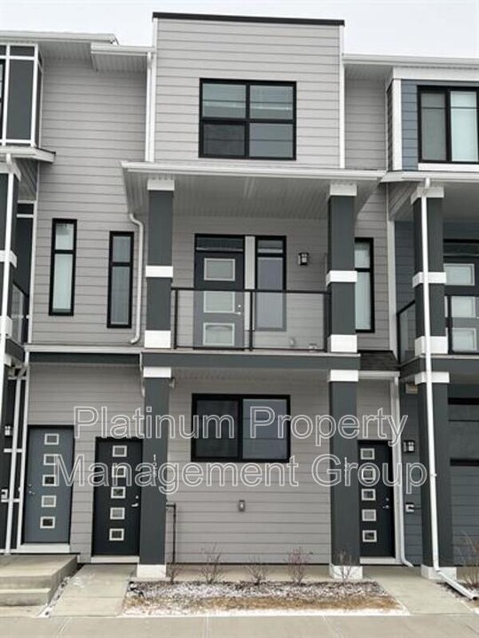 128 Seton Passage SE in Calgary, AB - Building Photo