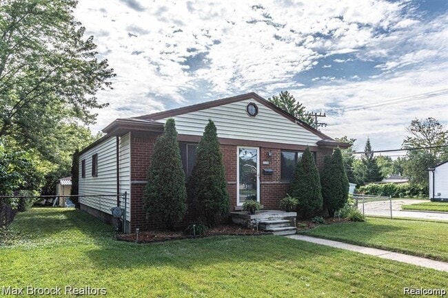 property at 3800 Elmhurst Ave