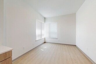 SP Crossing Apartments in Commerce City, CO - Foto de edificio - Interior Photo