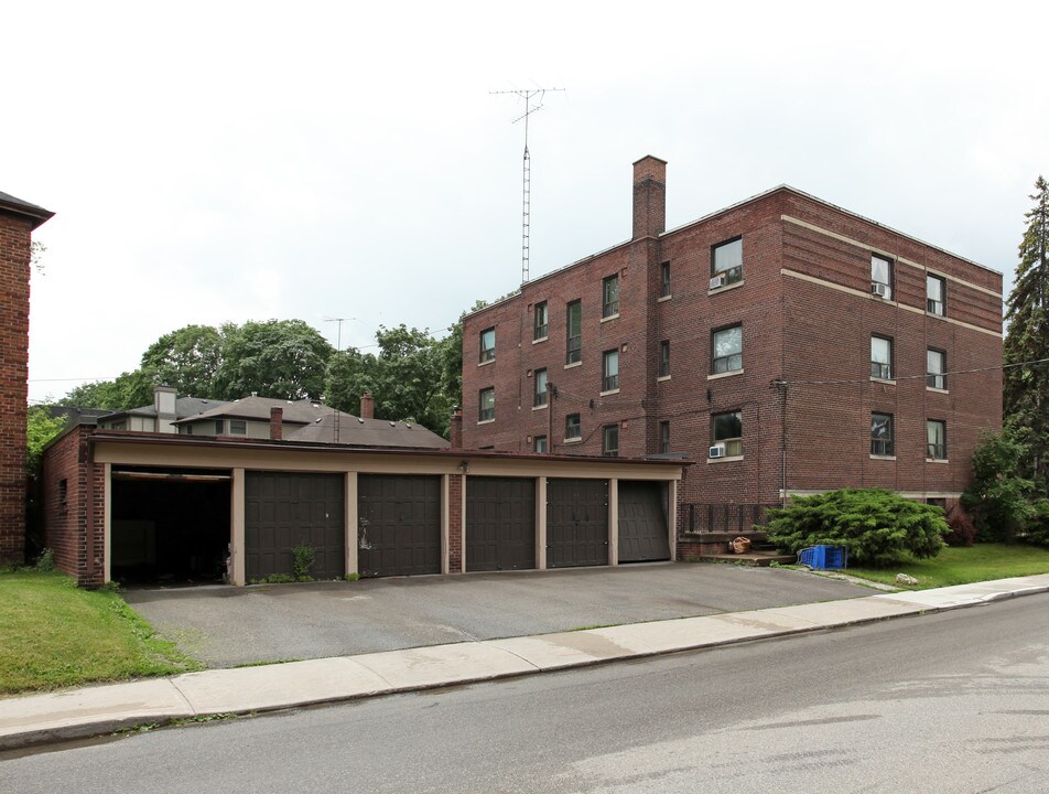 871 Millwood Rd in Toronto, ON - Building Photo