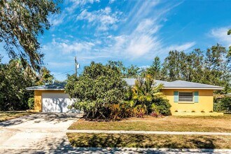 3039 Chase Cir in Sarasota, FL - Building Photo - Building Photo