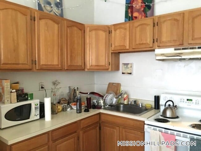 895 Huntington Ave in Boston, MA - Building Photo - Building Photo