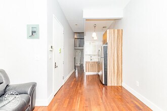 1136 Willoughby Ave, Unit 1R in Brooklyn, NY - Building Photo - Building Photo