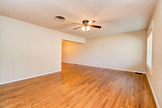 3715 38th St in Lubbock, TX - Foto de edificio - Building Photo