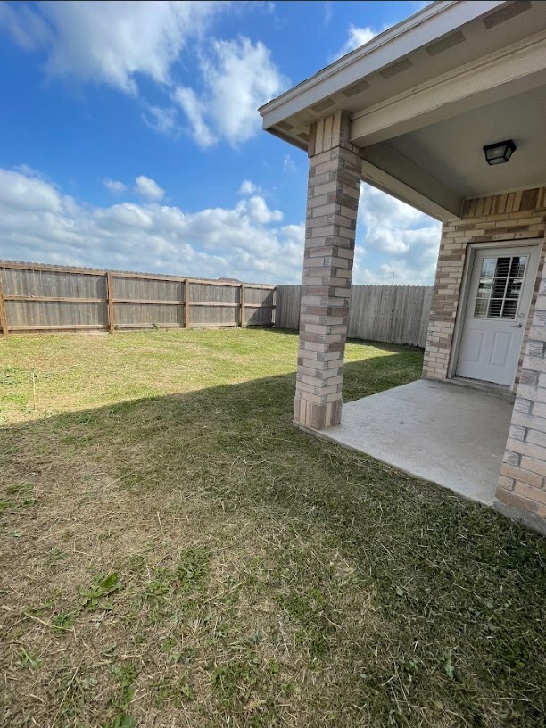 103 Olive St in Los Fresnos, TX - Building Photo - Building Photo