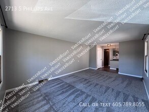 2713 S Phillips Ave in Sioux Falls, SD - Building Photo - Building Photo