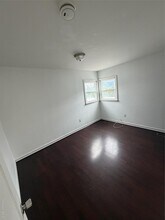 28-88 Faber Terrace in Queens, NY - Foto de edificio - Building Photo