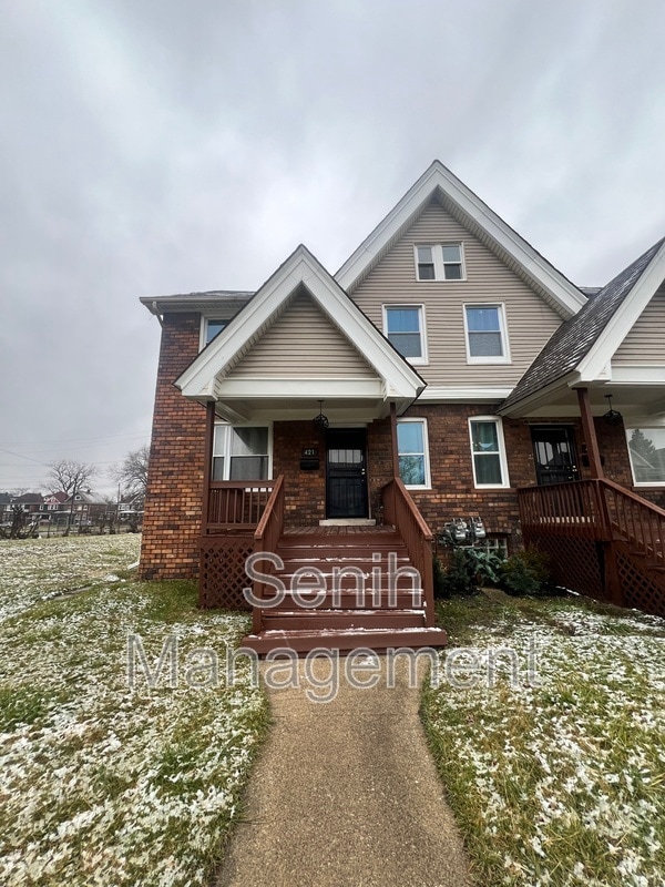 property at 421 Chandler St