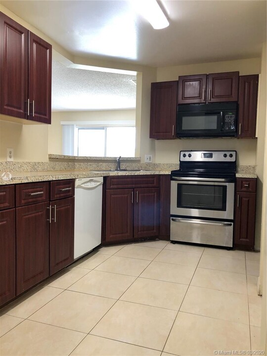 3441 NW 44th St-Unit -106 in Fort Lauderdale, FL - Building Photo