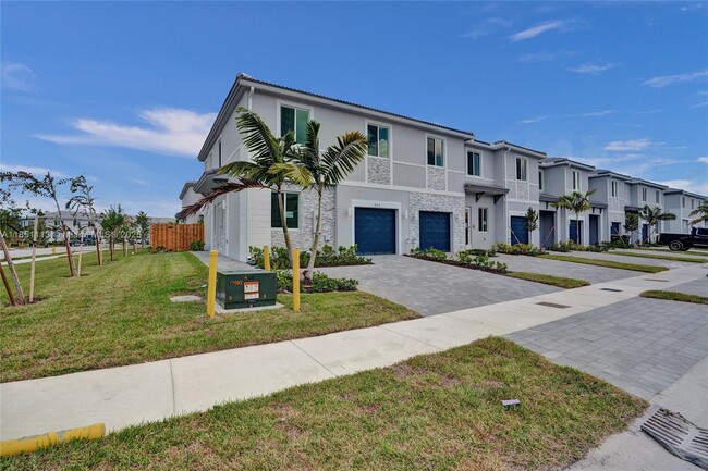 633 SE 14th Ct in Homestead, FL - Building Photo - Building Photo
