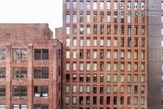 244 W 29th St in New York, NY - Foto de edificio - Building Photo