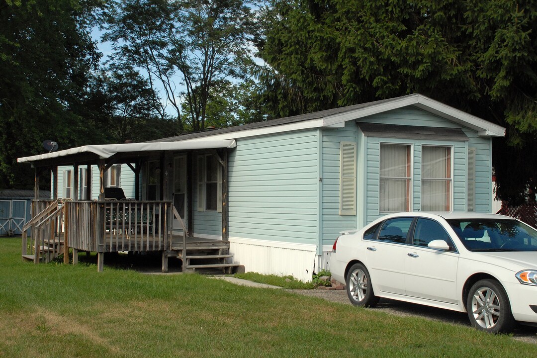 340 Fox Hollow Rd in Shermans Dale, PA - Building Photo