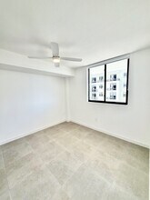 1940 Van Buren St, Unit 801 in Hollywood, FL - Building Photo - Building Photo