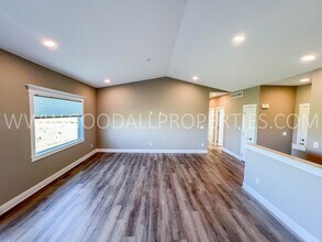 320 NW Morgan Ct in Waukee, IA - Building Photo - Building Photo