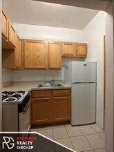 1160 N Dearborn St, Unit 212 in Chicago, IL - Building Photo - Building Photo