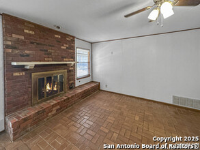 11526 Raindrop Dr in San Antonio, TX - Building Photo - Building Photo