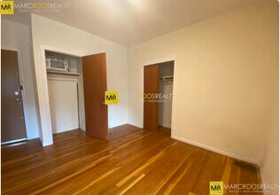 1310 Commonwealth Ave, Unit 504 in Boston, MA - Building Photo - Building Photo