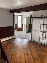 156 S Broad St, Unit C in Hallam, PA - Foto de edificio - Building Photo