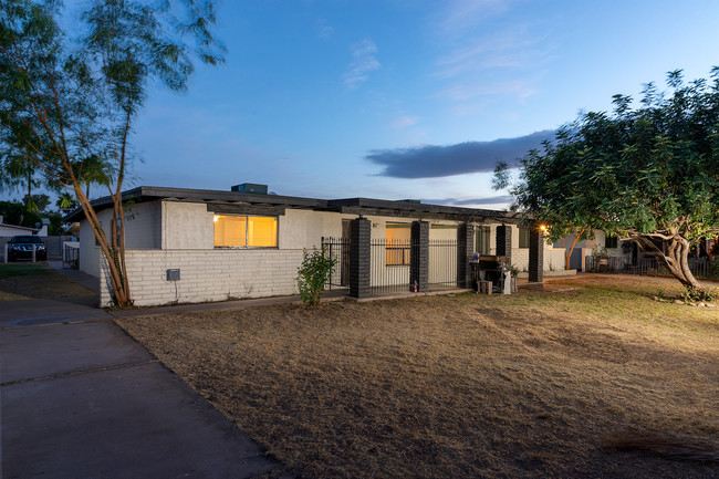 1229 W Southern Ave in Tempe, AZ - Building Photo - Building Photo