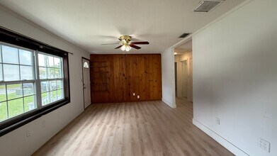 2336 Gull Ln in Sarasota, FL - Building Photo - Building Photo
