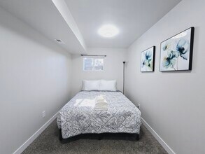 8570 Harvard Park Dr in Sandy, UT - Building Photo - Building Photo