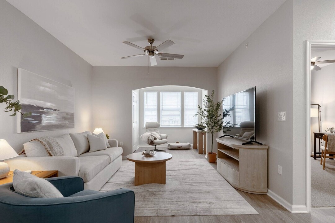 Arbors at Creekside Apartments in Austin, TX - Foto de edificio
