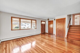 27 Ranch Dr in Bridgeport, CT - Building Photo - Building Photo