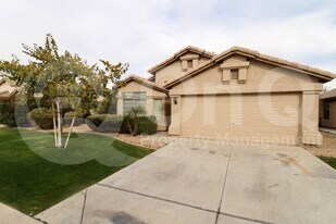1472 W Blue Ridge Way in Chandler, AZ - Building Photo