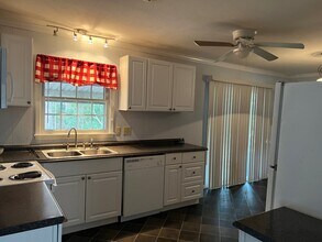 1602 Camelot Dr in Fayetteville, NC - Building Photo - Building Photo