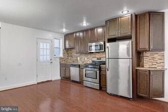 458 Oakwood St SE in Washington, DC - Building Photo - Building Photo