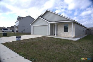 809 Riviera Ct in Seguin, TX - Building Photo