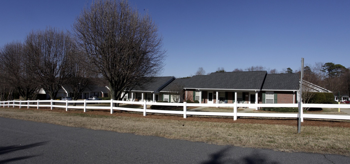 Kingswood in King, NC - Foto de edificio