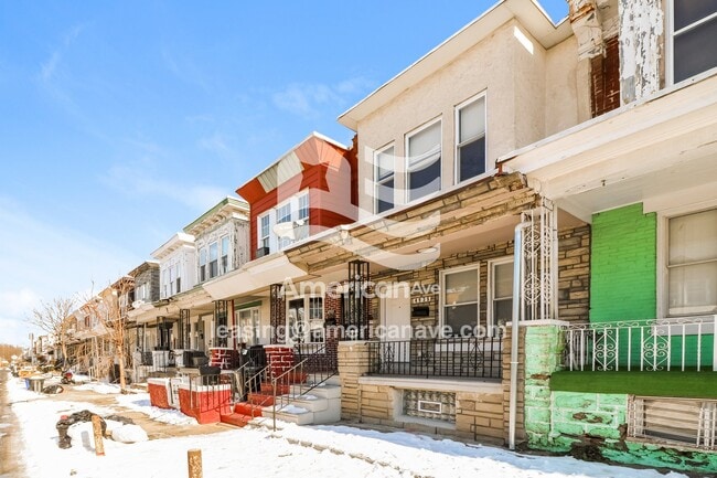 4935 N Franklin St in Philadelphia, PA - Foto de edificio - Building Photo