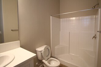 1315 E Portals Ave in Fresno, CA - Building Photo - Building Photo