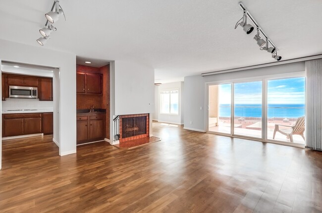 3200 La Rotonda Dr in Rancho Palos Verdes, CA - Building Photo - Building Photo