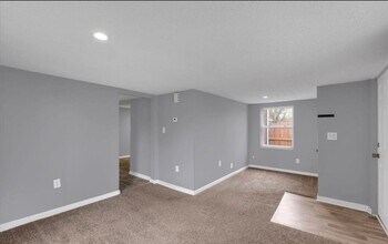 615 Lakeshore Dr in Scottsburg, IN - Building Photo - Building Photo