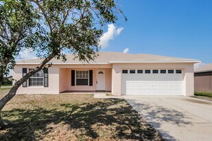 818 San Jose Ct in Kissimmee, FL - Building Photo