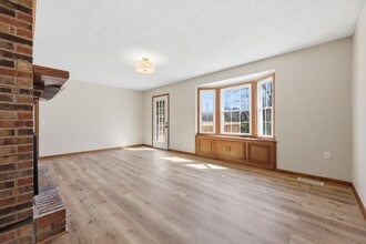 1325 Sun Valley Rd in Clarksville, TN - Building Photo - Building Photo