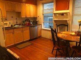 10 Sachem St in Boston, MA - Building Photo