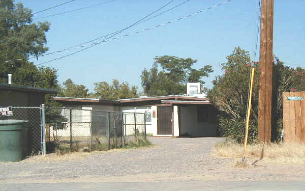 1051 E Prince Rd in Tucson, AZ - Building Photo