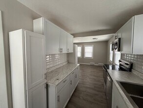 1013 6th St SW in Minot, ND - Building Photo - Building Photo