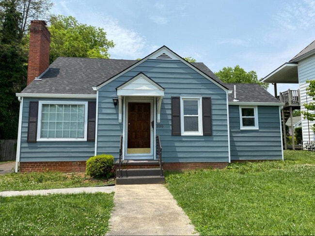 property at 209 E Unaka Ave