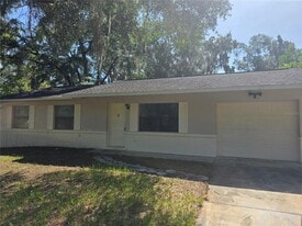 27 Juniper Track Dr in Ocala, FL - Building Photo