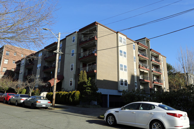 Parkwing Apartments in Seattle, WA - Building Photo - Building Photo