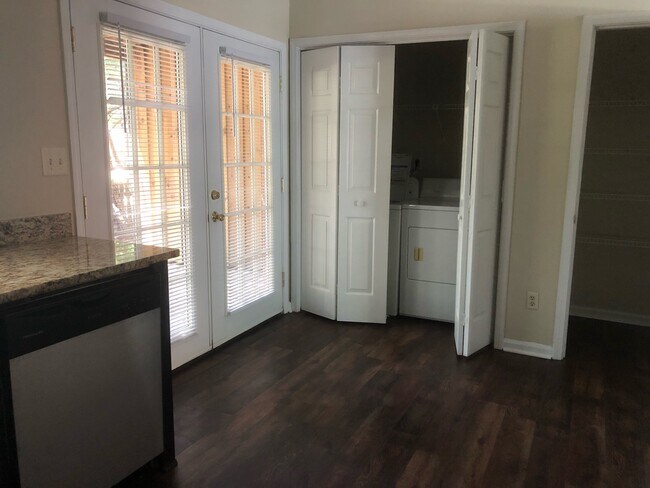 1690 Barnett Shoals Rd, Unit 1690-1 Barnett in Athens, GA - Building Photo - Building Photo