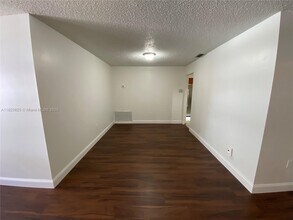 8250 Southampton Dr in Miramar, FL - Building Photo - Building Photo