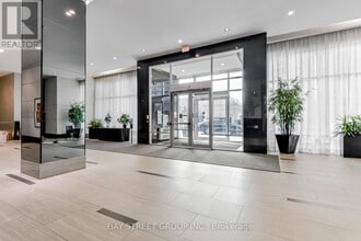 17 Anndale Dr in Toronto, ON - Building Photo - Building Photo