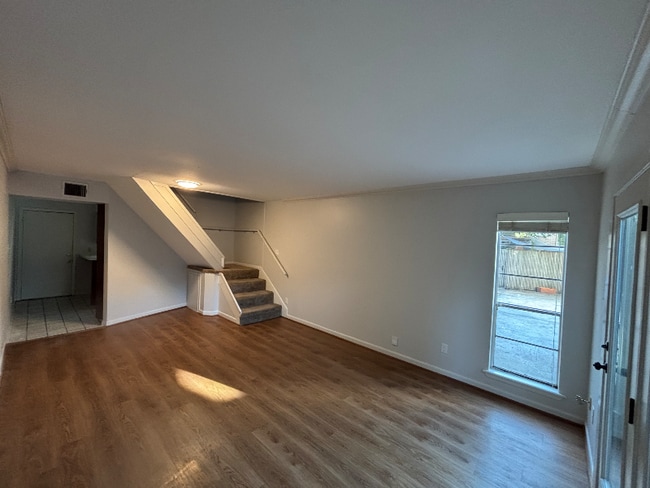 2137 Branard St in Houston, TX - Building Photo - Building Photo
