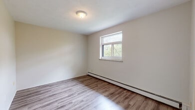 11 Catalina Dr in Hamilton, ON - Building Photo - Building Photo